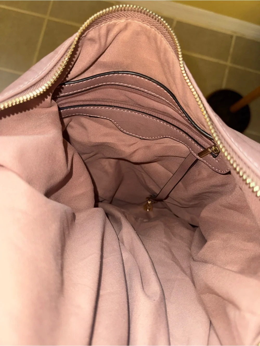 Women’s Soft Hobo Handbag in Mauve